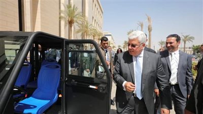 وزير التعليم العالي يتابع الخطوات التنفيذية لتصنيع أول سيارة كهربائية مصرية