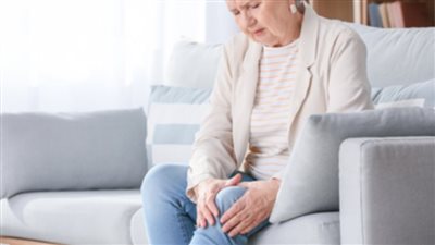 الخشونة والكسور، أهم أسباب إجراء عملية تغيير مفصل الركبة 