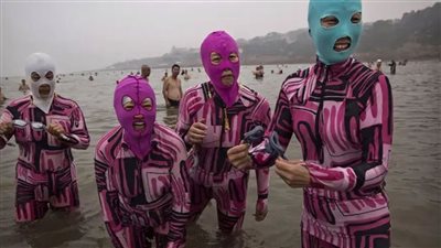 إحياء موضة الفيسكيني في الصين بسبب الحر الشديد (صور)