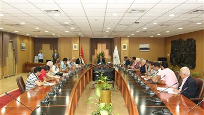 رئيس جامعة المنصورة يتابع معدلات مشروع انشاء مبنى الأورام الجديد