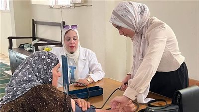 تقديم خدمات طبية وبيطرية خلال قافلة سكانية بمركز الدلنجات بالبحيرة (صور)