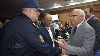 محافظ بورسعيد يستعرض الخطة الاستثمارية للعام 2023-2024 (صور)