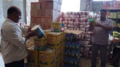 ضبط 77 مخالفة تموينية خلال حملات تفتيشية على الأسواق والمخابز بالمنيا