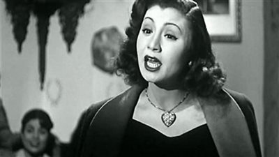 ثريا حلمي، ملكة المونولوج التي استقوت عليها أم كلثوم، وعلاقتها بإسماعيل يس تهز الوسط الفني