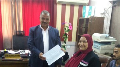 وزارة العمل: تسليم 7 عقود عمل لذوى الهمم بالمنيا