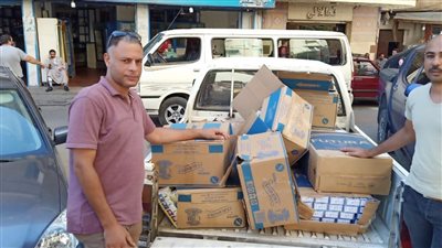 التحفظ على سجائر مجهولة المصدر بحملة تموينية في الإسكندرية