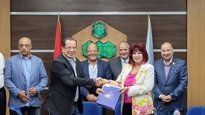 جمعية مستثمرى العاشر توقع بروتوكولا مع اتحاد المستثمرات العرب لدعم مبادرة حياة كريمة