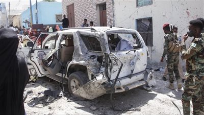 مصرع 6 أشخاص وإصابة 12 آخرين في تفجير حافلة ركاب بالصومال 