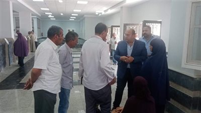 نائب محافظ الجيزة يتفقد تشغيل مجمعات الخدمات الحكومية بمركز أطفيح (صور)