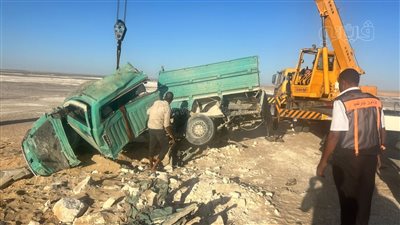 مصرع 4 أشخاص وإصابة 6 آخرين في حادث مروري بالوادي الجديد