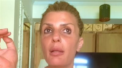 الفنانة فيدرا تطالب بالمساواة بين مصلى السيدات والرجال: ليه بنتعامل كدرجة تانية (فيديو)