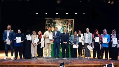 مدير تعليم الجيزة يكرم أبناء ومعلمي الجيزة المتميزين في الأنشطة الاجتماعية (صور)