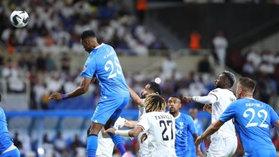 البطولة العربية، الهلال يتقدم على الشباب بهدفين في الشوط الأول