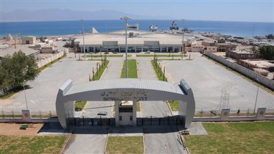 تداول 12 ألف طن بضائع بموانئ البحر الأحمر