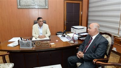 محافظ الدقهلية يستقبل السكرتير العام المساعد الجديد في أول يوم عمل له