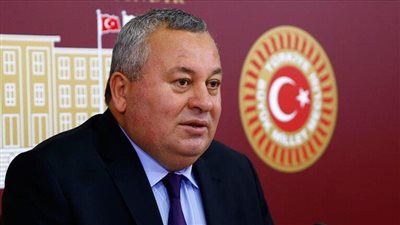 نائب تركي يثير الجدل بعد انتقاده لتحية 