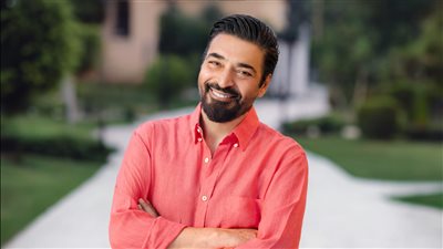 غدا، عرض حفلة الشاعري ومنير بمهرجان العلمين على شاشة 