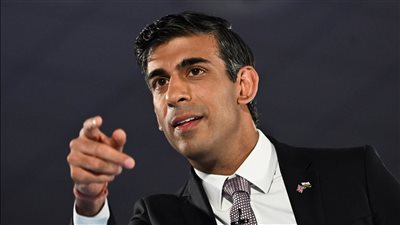 رئيس الوزراء البريطاني يعيد بلاده للاتحاد الأوروبي بتغريدة خاطئة