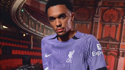 ليفربول يكشف عن قميصه الثالث موسم 2023-2024