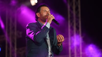 راغب علامة يشعل حفل الساحل الشمالي (صور)