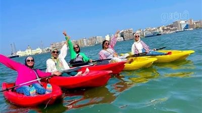 إقبال شباب بورسعيد على رياضة الكاياك (صور)