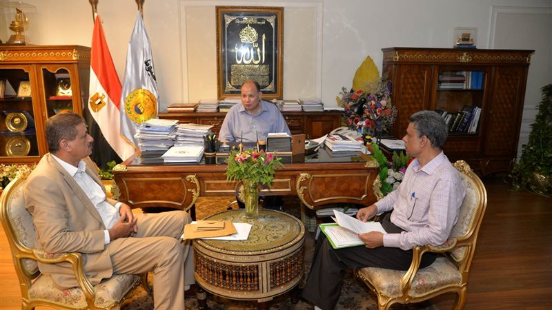 اجتماع محافظ أسيوط،