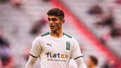 آخر تطورات مفاوضات الأهلي لضم لاعب بروسيا مونشنجلادباخ 