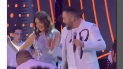رقص رامي عياش وسيرين عبد النور في العلمين الجديدة (فيديو)