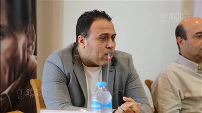 مؤلف كتاب خالد الصاوي: فخور بتدوين مسيرته والصاوي فنان شامل (فيديو وصور)