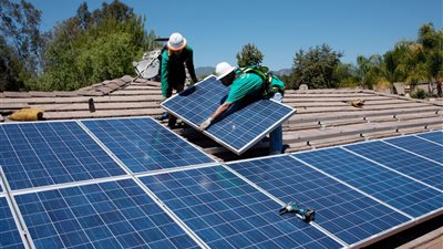  بعد 8 سنوات على بدء تنفيذها.. أزمة الكهرباء تفضح فشل منظومة الألواح الشمسية.. المحليات تخفق فى تنفيذ المطلوب.. ومصدر بالكهرباء: الاعتماد على الطاقة المتجددة أمر حتمى لا يحتمل التأجيل أو الفشل