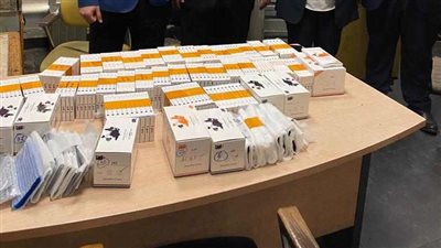 ضبط راكب حاول تهريب 330 شاشة و90 اسكرينة تليفون محمول