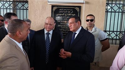 وزير التنمية المحلية ومحافظ القاهرة يفتتحان المحطة الوسيطة الثابتة لتجميع المخلفات البلدية.. تخدم 8 أحياء بالمنطقة الشمالية.. وآمنة: 220 مليون جنيه استثمارات لتمويل 7 محطات  