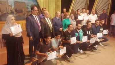 أوائل الثانوية العامة بالأقصر: تفوقنا بدعم الوالدين وعدم وجود ضغط نفسي (صور) 