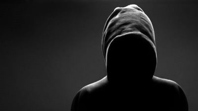 تفسير رؤية الرجل الأسمر في المنام وعلاقتها بالتعرض لأزمات كثيرة 