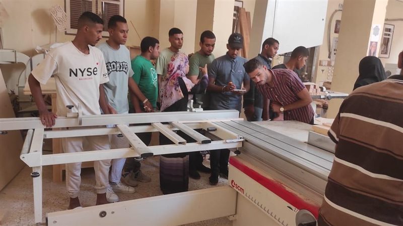 طلاب برنامج تكنولوجيا