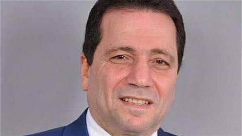 الكاتب الصحفي حسن