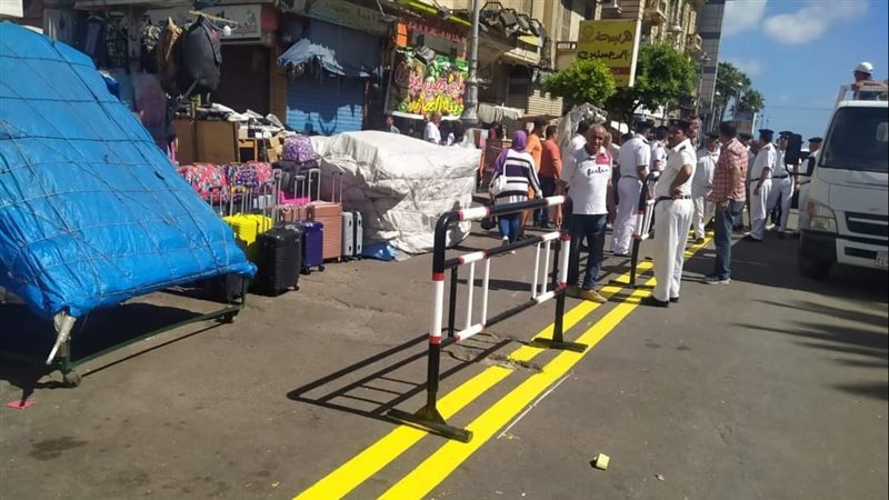 خطوط وحواجز لباعه