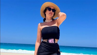 درة تستمتع بالبحر في أحدث ظهور لها