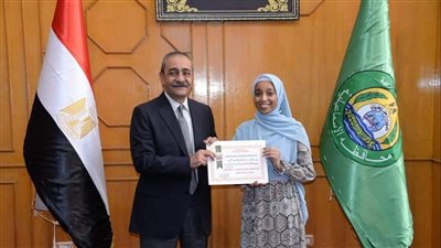 محافظ الإسماعيلية يُكرم أوائل الشهادة الثانوية الأزهرية على مستوى المحافظة (صور) 