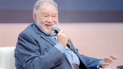 يحيى الفخراني: أقدم دور الجد مع أحفاده في 