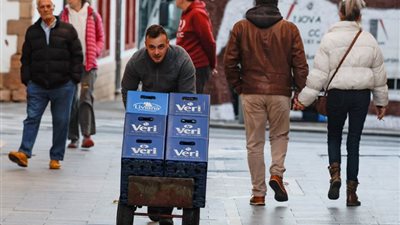 دراسة: الشباب في إسبانيا عاجزون عن العيش باستقلالية قبل الثلاثين‎