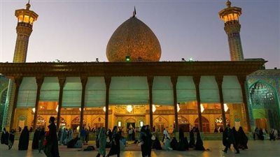 قتلي وجرحى فى هجوم على مرقد شاه جراغ جنوب إيران 