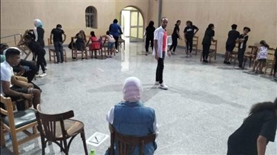 استخدامات خامات البيئة في عمل فني بورشة بقصر ثقافة الأقصر 