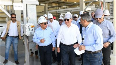  الملا يضع حجر الأساس لمشروعات توسعات ميناء الحمراء البترولي