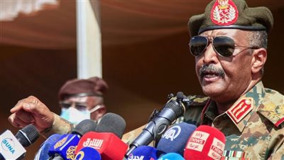 البرهان يرد على مقترح حميدتي: لا اتفاق مع المتمردين والجيش مستمر في القتال