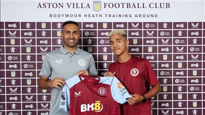 أستون فيلا الإنجليزي يتعاقد مع عمر خضر لاعب زد