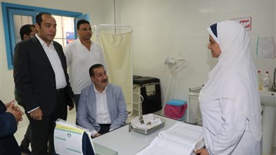 محافظ المنوفية يتفقد تشغيل المجمعات الخدمية بالشهداء