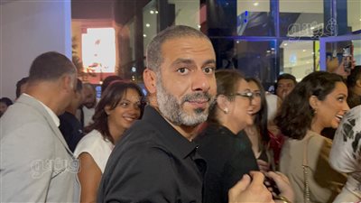 محمد فراج وبسنت شوقي في العرض الخاص لفيلم 5 جولات لدعم داليا شوقي (فيديو وصور)