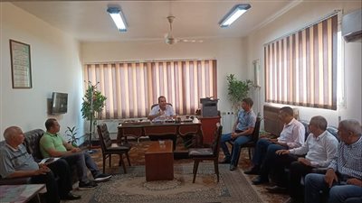 رئيس مدينة طوخ يبدأ خطة للكشف الدوري على عمال النظافة 