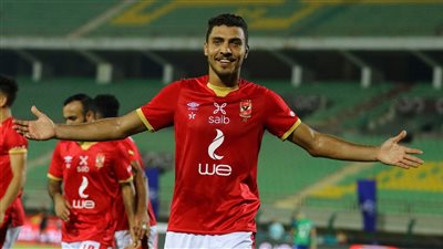 مصدر بالأهلي يكشف تفاصيل جديدة في رحيل محمد شريف 